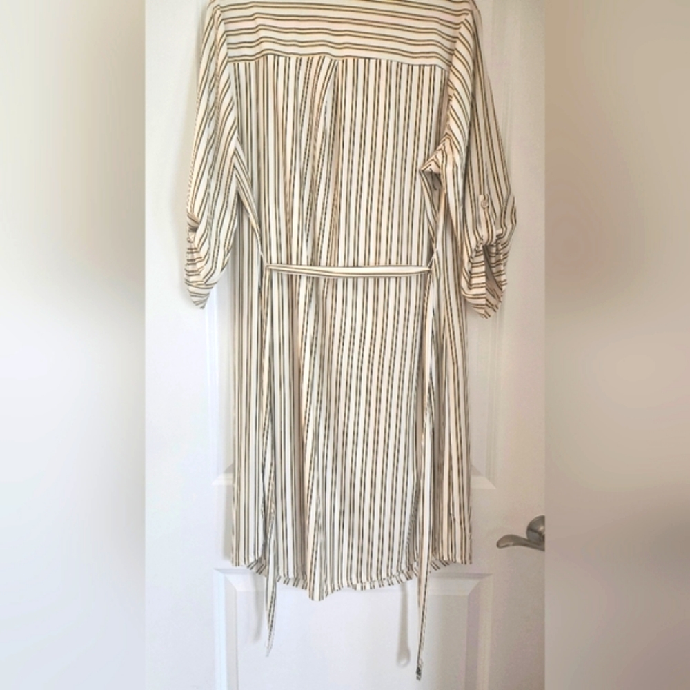 Striped shirt dress with belt. White, black, yellow - Picture 5 of 9